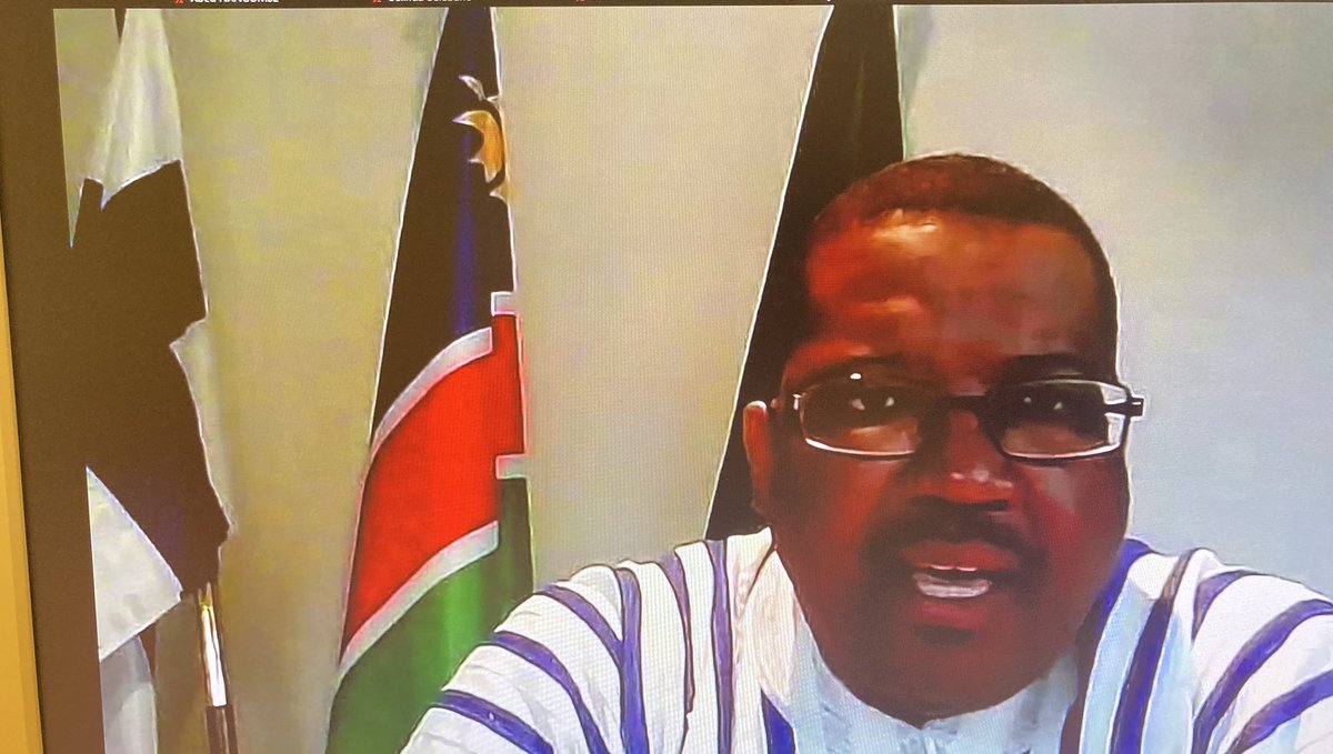 UEF_GlobalDev's tweet photo. Ambassador @charles_josob of the Embassy of Namibia congratulates the @UniEastFinland @Univenofficial @unam_na &amp; @uniofjyvaskyla for launching this project on #AfricaDay and involving especially vulnerable communities in the path to a #greeneconomy. https://t.co/bHSp7XZDAK
