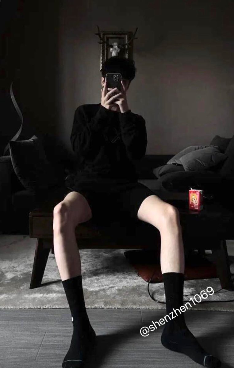 shenzhen1069's tweet photo. 无聊的时候自己拍一拍… https://t.co/gtJdRIVami