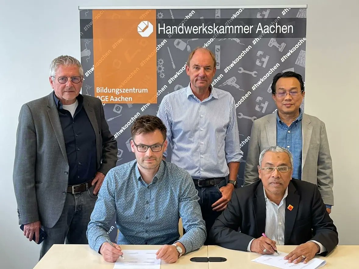 FMSDC_Official's tweet image. Signing of Memorandum of Understanding (MoU) Between Federation of Malaysian Skills Development Centres (FMSDC) and HWK Aachen, Germany on 25th May 2023.

#technologicaltransformation
#tvet