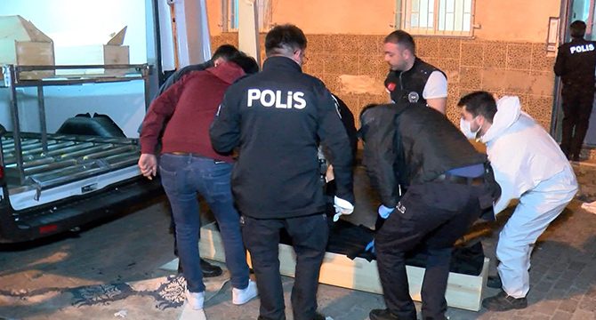 SiyasiHaberOrg's tweet photo. İstanbul’da domuz bağı ile cinayet
https://t.co/1esLiGPgUm https://t.co/HeWlQa9zMa