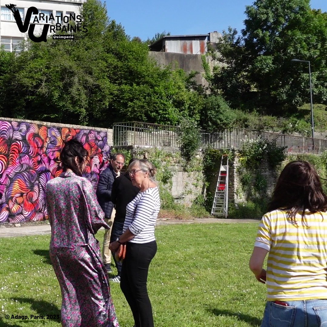 QuimperleVille's tweet photo. 📷L'artiste peintre muraliste Yoldie a réalisé une fresque pour le parcours artistique #VariationsUrbaines de la Ville de #Quimperlé.
🥂 En fin de journée, un rdv convivial a permis à chacun de rencontrer l'artiste.
#ArtUrbain #StreetArt
➕d'infos https://t.co/IPqksy6V5H https://t.co/85NUpEMbX7