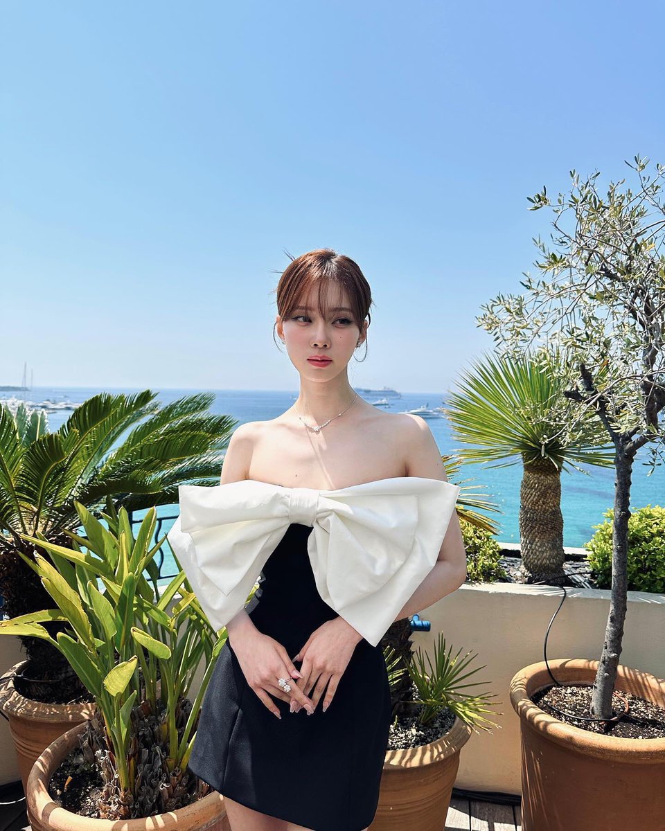 fyuromi's tweet photo. น้องหนาวชีเล่นเกมละ สวยเว่อเกินไปมาก สวยจนไอจีไม่แจ้งเตือนเพราะกลัวพวกมัมหมีตายโหง 😭 https://t.co/gLCHbcdn3D