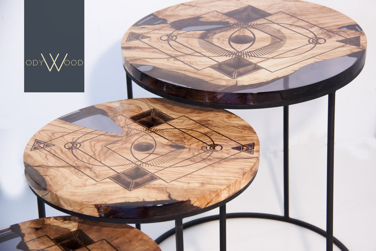 odywood's tweet photo. Lotus çiçeğinin geometrik sembolünü zeytin ağacı kütükleri işleyerek, füme rengi epoksi ile ürettiğimiz 3'lü zigon sehpa takımı.
#resintable #coffeetables #homedecor 
https://t.co/sr2t6UMUAg https://t.co/b5jCxrlDkb