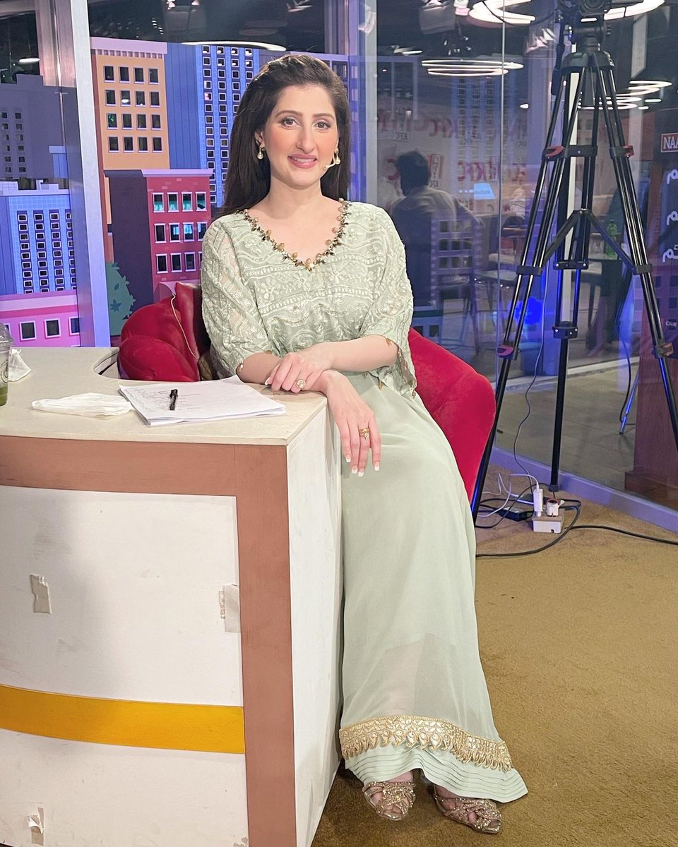 MediaSpringPk's tweet photo. BTS! @DrArooba1 at the recordings of #OpenMicCafe https://t.co/xihjNeWe4y