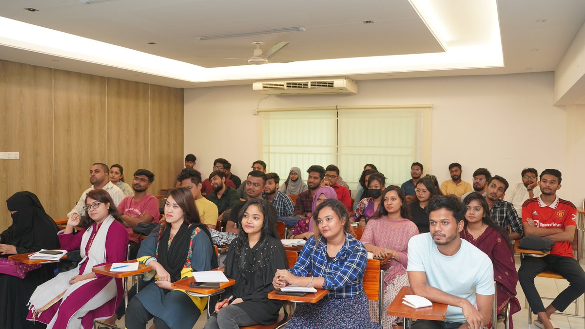 Office of Student Affairs & Career Services in collaboration with BizBox, hosted an empowering & insightful workshop titled 'Road to Internship' exclusively for the students of Presidency University.

#PresidencyUniversity #StudentAffairs #BizBox  #CareerDevelopment #internship