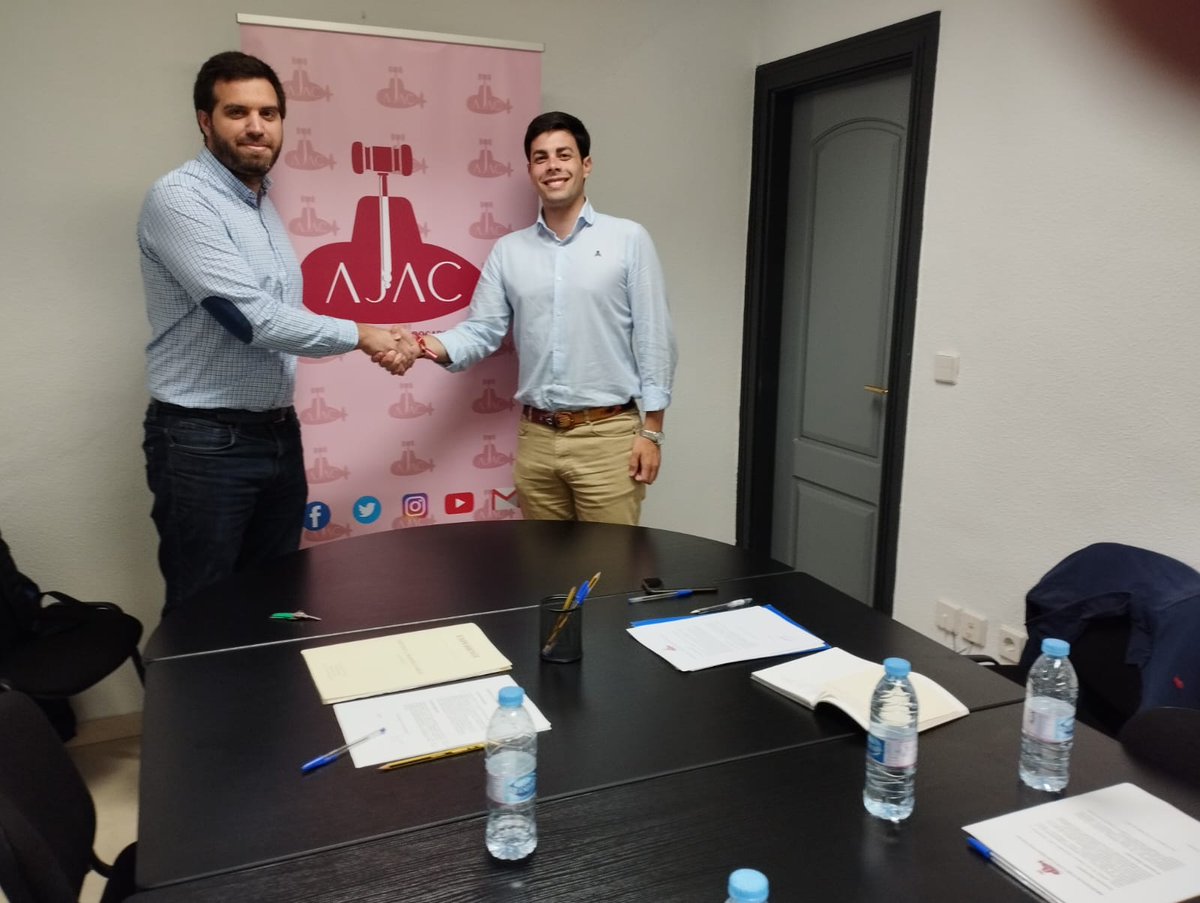 AJA_CARTAGENA's tweet photo. Ayer por la tarde nos reunimos con @CartagenaPP  @nnggcartagena para explicarles y entregarles nuestras propuestas. Gracias por atendernos 🤝🏻 https://t.co/6QEgX78SYS