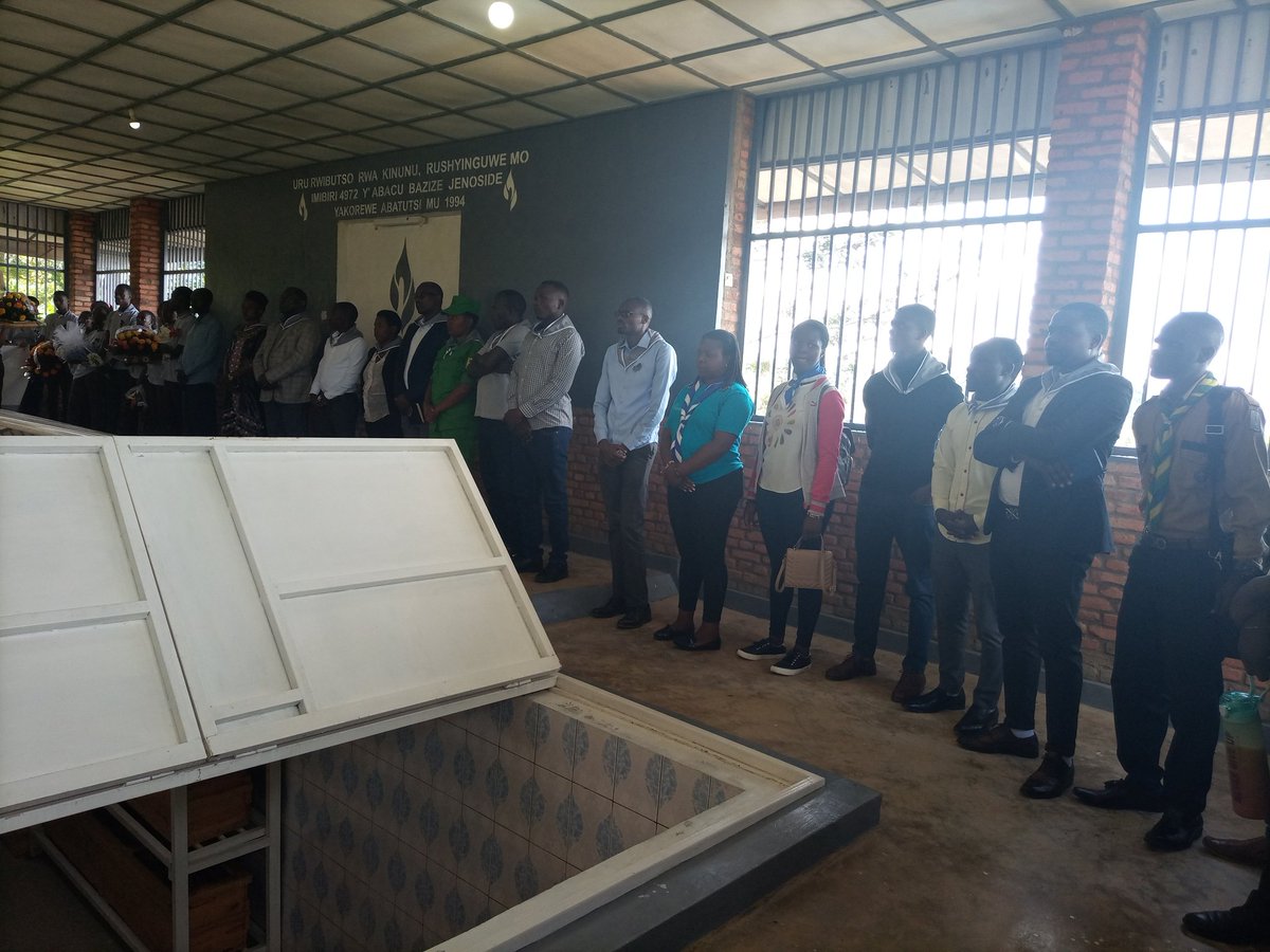 NycRutsiro's tweet photo. Kuri uyu wa 25.05.2023 inama y'igihugu y'urubyiruko muri @RutsiroDistrict twibutse urubyiruko rwishwe muri #Jenoside yakorewe abatutsi 1994 ku rwibutso rwa #Kinunu @CRutsiro @RwandaWest @RwandaYouth @MiniYouthRwanda @Unity_MemoryRw @RwandaLocalGov @RutsiroRYVCP @YegoRutsiro https://t.co/84ora4OyTh