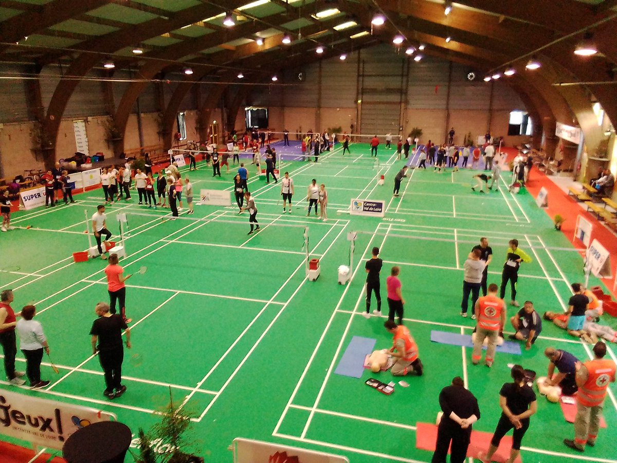#dustadeverslemploi #badminton #argenton les ateliers battent leur plein ! Plus de 1️⃣0️⃣0️⃣ participants 💪 #avecpoleemploi @poleemploi_RCVL <a href="/ArgentonBad/">USA-bad Argenton</a>