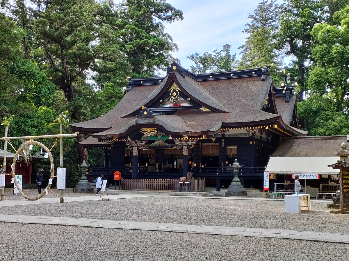 時間が押したので香取神宮はまたにしようかと思ったけど無理やり来たら、かなりかっこよくて上がった。めちゃくちゃ良い。あと、東京ではあまり野生のでかい鳥を見ないので楽しかった。 https://t.co/T8q1k8dcer