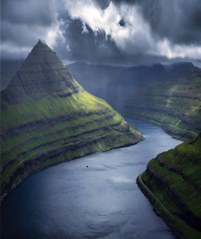 Fjord Of Faroe islands 🇫🇴
For More Detail Visit Our Website 👇🏻
magicalmoment56.blogspot.com