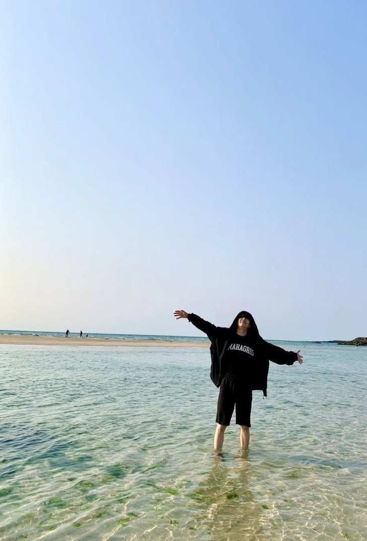 miniMinenga's tweet photo. 🐶 : Come here
👻 : Nour, I won't get wet
#Seungmin #승민 #SSD #StaySelcaDay #BeautifulStay #StrayKids #스트레이키즈 @Stray_Kids https://t.co/UywlVA2t4M