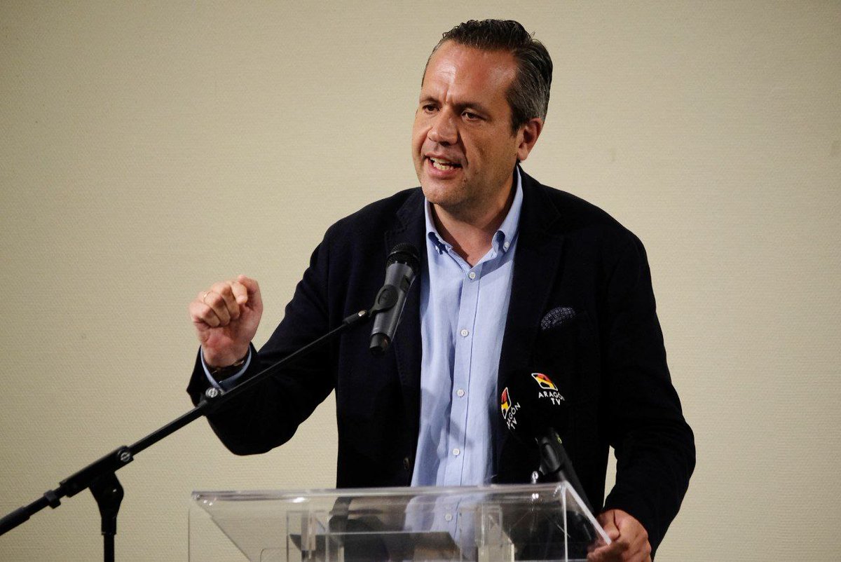 Cs_Aragon's tweet photo. 🍊Quedan dos días de campaña electoral y allá dónde vamos hay ganas e ilusión de conocer a @Carlos_Ortas y el proyecto de CS Tu Aragón

👉Lo vivimos anoche en #Zuera y hoy seguimos en #Huesca y la comarca de #Calatayud. 

💪 Seguimos 💪 #VotaOrtas #28M #Decisivos https://t.co/rZ8sY8haDF