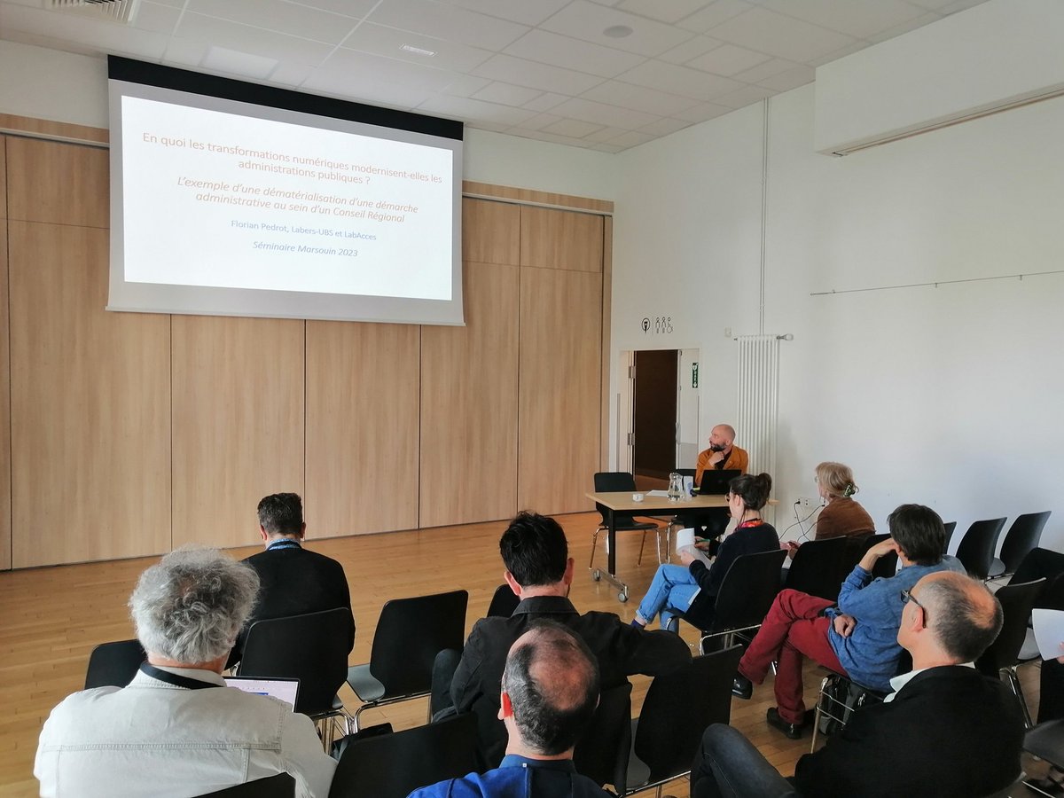 gis_marsouin's tweet photo. #marsouin2023 à @VilledeLanester ! Après un petit mot d'accueil par Bernard Le Blé, @tpenard
@PascalPlantard, #demat #fibre #zri #treshautdebit #cybersecurite #donnees #rgpd ouvrent le bal des présentations de recherches. https://t.co/ZvwxGrfaFj