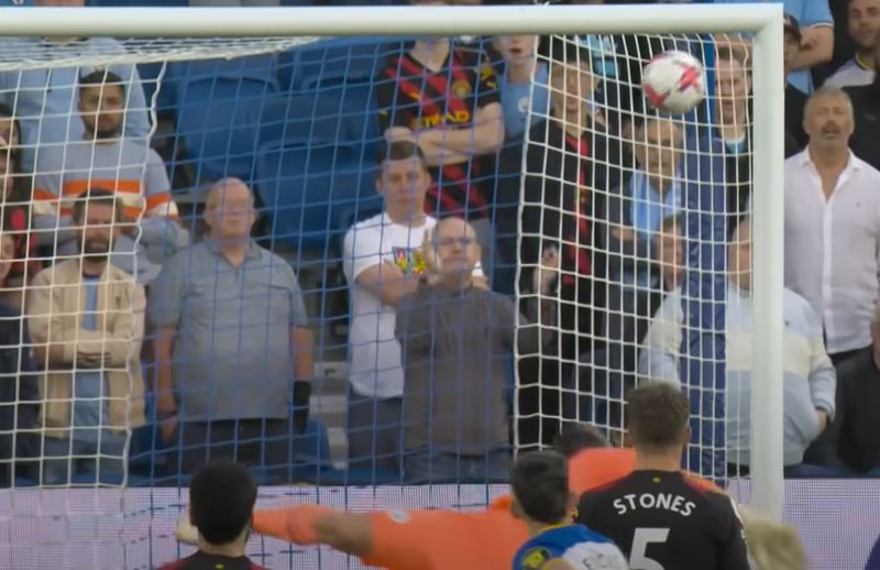 Respect to this City fan; applauding Encisco's wonder-goal before it had even hit the back of the net 👏