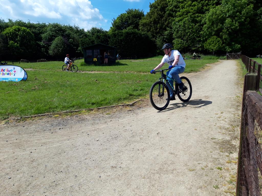 LeedsActiveSchs's tweet photo. Great to see everyone @HerdFarm for our cycling event. Some new to cycling and others really confident riders. #opportunities #challenge #physicallyactiveforlife https://t.co/uERlhq7mlc