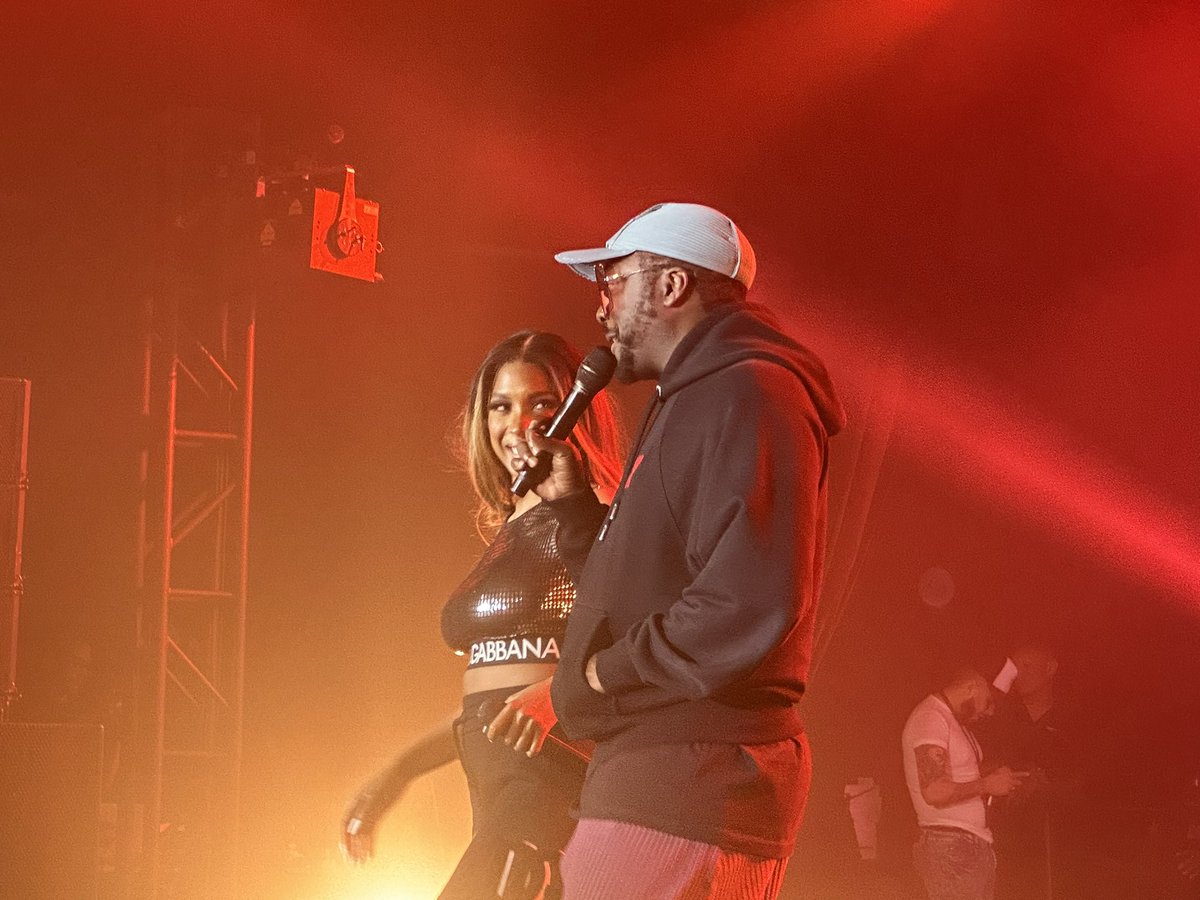 shamanofwallst's tweet image. Time to fly. Black eyed Peas ...perfect close to a powerful day. #scaleglobal #consciouscapital #livewhole