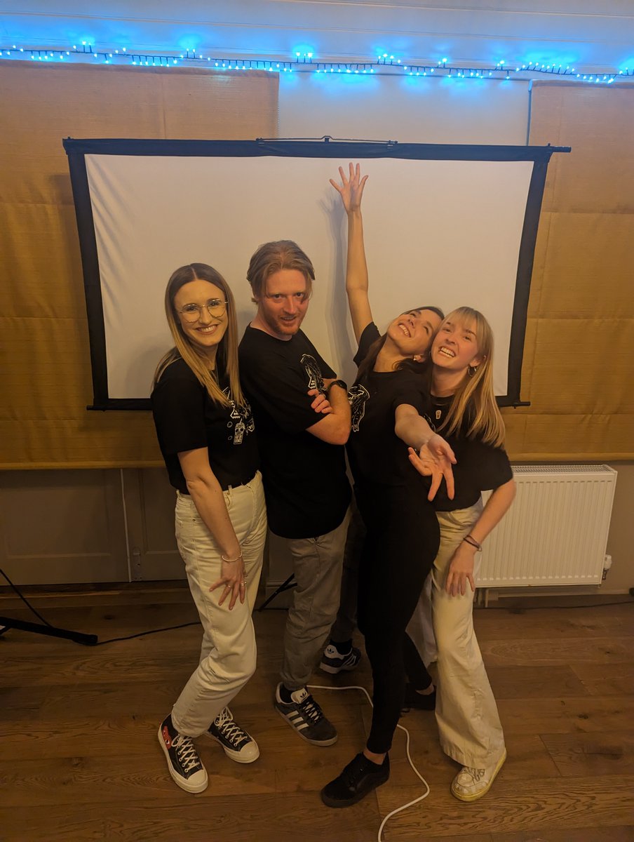 Our amazing volunteers - <a href="/EliseGear/">Dr Elise Gear</a> , @SamCBerry , <a href="/irena_arslanova/">Irena Arslanova</a>  @rosie_drysdale   6/6