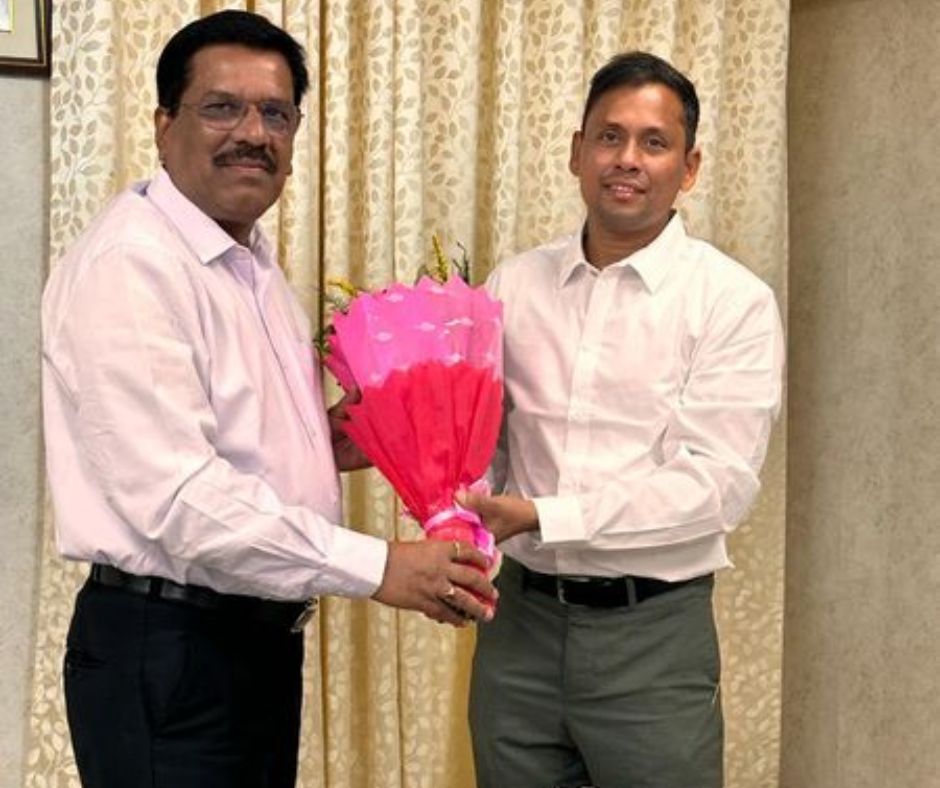 PsuExpress's tweet image. श्री जयंत कुमार खमारी ने एसईसीएल के मुख्य सतर्कता अधिकारी का लिया पदभार

psuexpress.com/new-faces-in-p…

#SECL #psuselection #newfaces #tookcharges #ChiefVigilanceOfficer #PSUnews #HindiNews #psuexpress @CoalMinistry