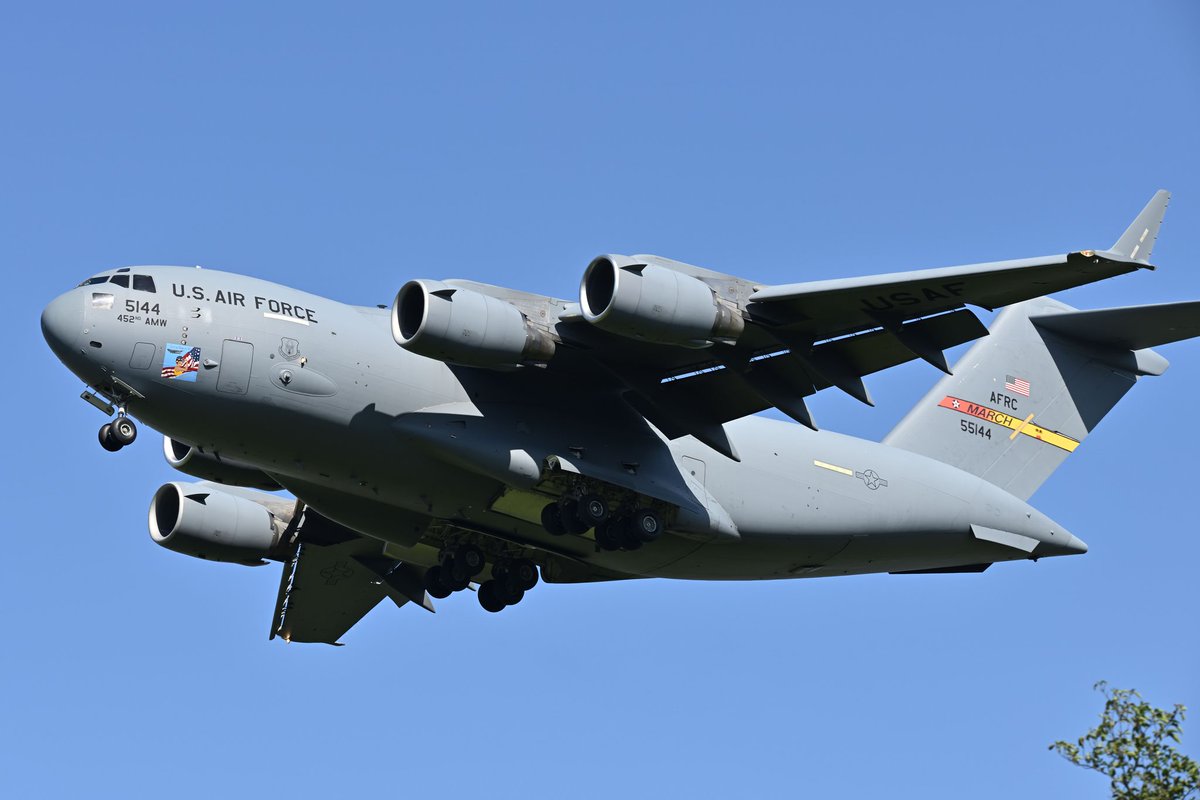 modelight329's tweet image. 2023/05/24
鼻絵アップが何だかピンボケなC-17😅

#RJTY #横田基地