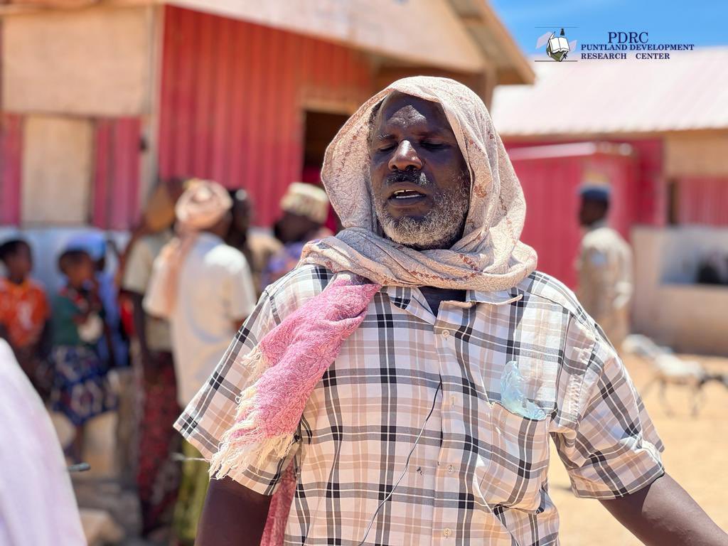 SomaliaPdrc's tweet photo. Ahmed Adan Omar, walked for 1h30 to vote in Boodaal under Gumbax district. He walked from Adayo where the rain falls blocked the route.He is hopeful that the PA he supports will work on climate change effect in his district. #PLGE #PuntlandElections #PuntlandDecides https://t.co/TSvm51KnC0