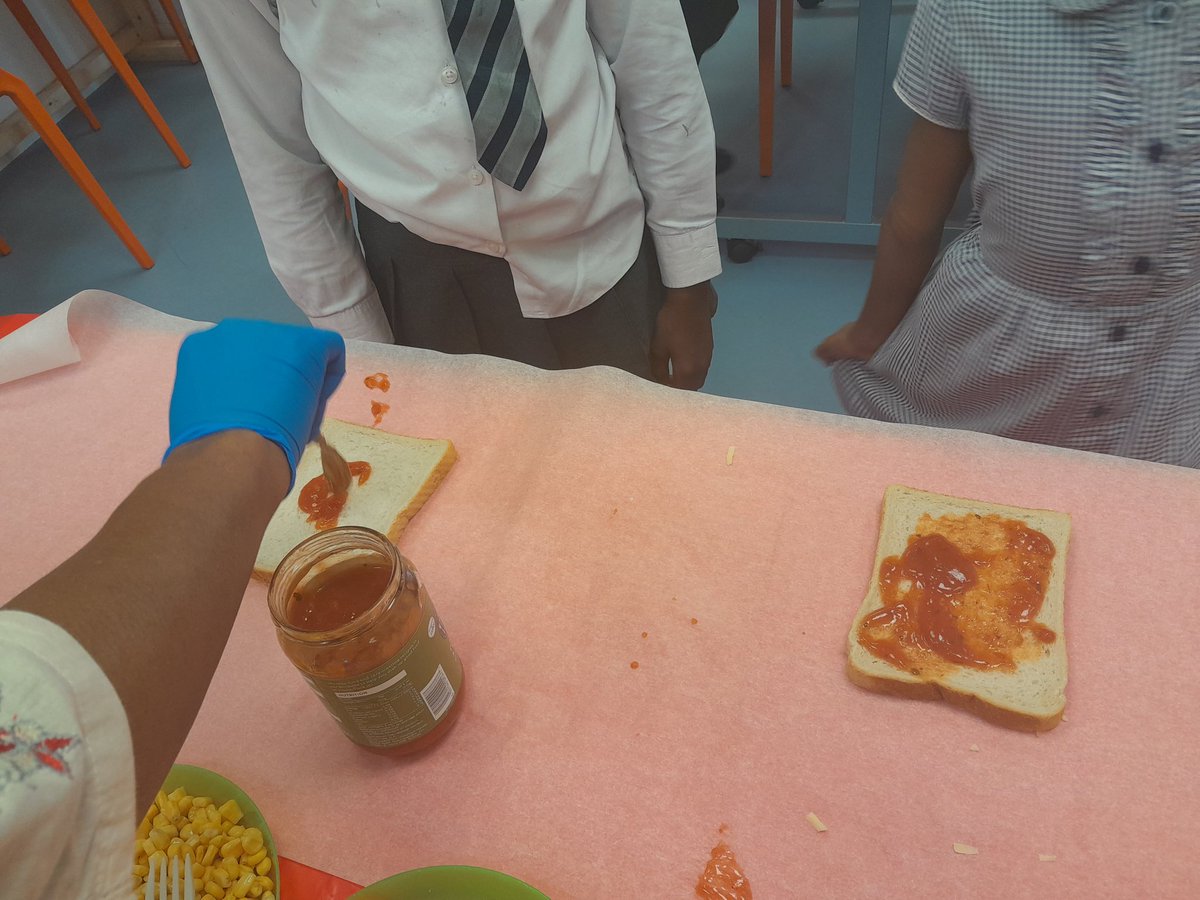 angels_club19's tweet image. #cookingsession #cooking #angelsbreakafterschoolclub #angelscommunityhub #funactivtiesforkids #funstuffforkids #stolaves&amp;amp;stsaviourschoolfoundation