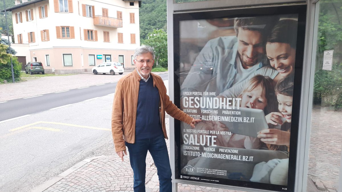 Con i suoi poster l'Istituto di Medicina Generale e Public Health di Bolzano <a href="/FurPublic/">Institut für Allgemeinmedizin und Public Health</a> è presente in tutto l'Alto Adige. "Con la nostra iniziativa vogliamo far conoscere il nostro blog, contribuendo così all'alfabetizzazione sanitaria", dice il Dott. Giuliano Piccoliori.