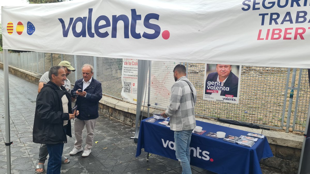 Valents son tan valientes, que con lluvia, están al pie del cañon en defensa de una Tarragona libre, segura, limpia y dinámica. <a href="/CalderonCarlosJ/">Carlos Javier Calderón Aisa</a> 
<a href="/RobertH_TGN/">Robert Hernández</a> 
<a href="/satrees/">Miguel Curto</a> 
<a href="/Valents_tgn/">Valents Tarragona</a>