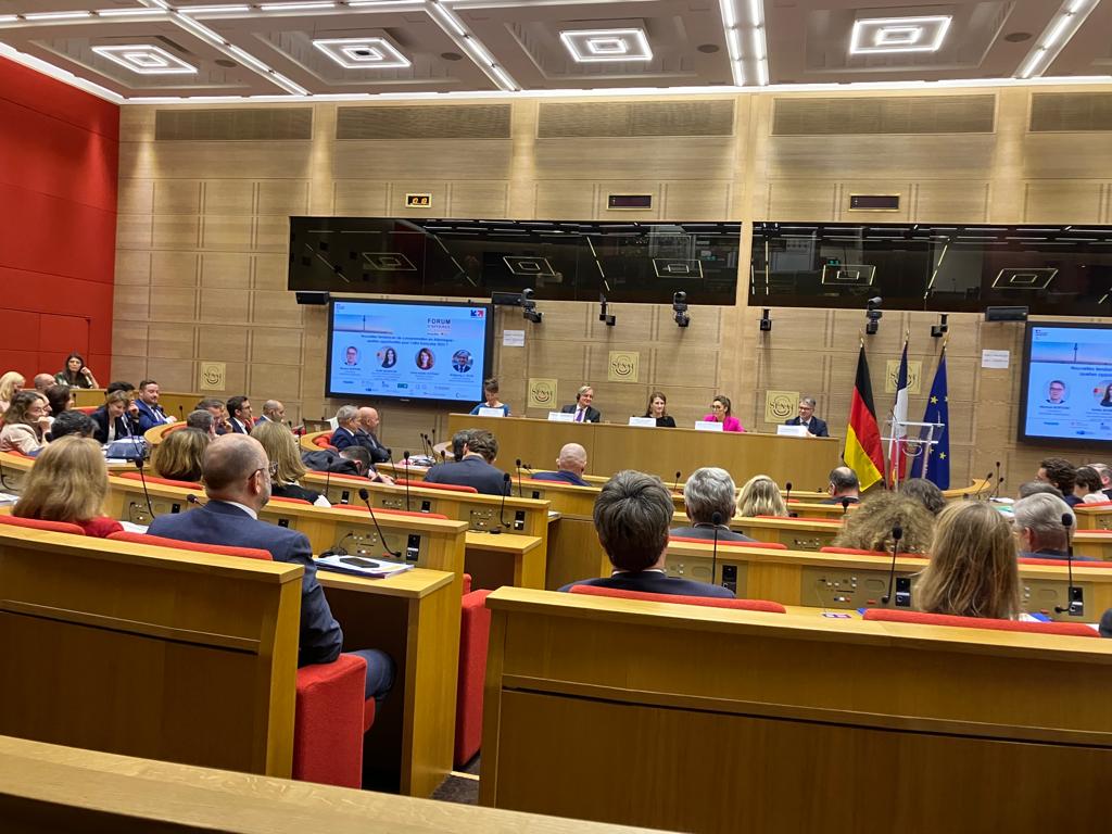 "Les produits premium français ont leur place en Allemagne. Il faut bien étudier les structures commerciales qui vont proposer les produits aux consommateurs, trouver de bons partenaires commerciaux", Dicke Food Makes Fun #ForumAllemagne @BF_DACH <a href="/businessfrance/">Business France</a>