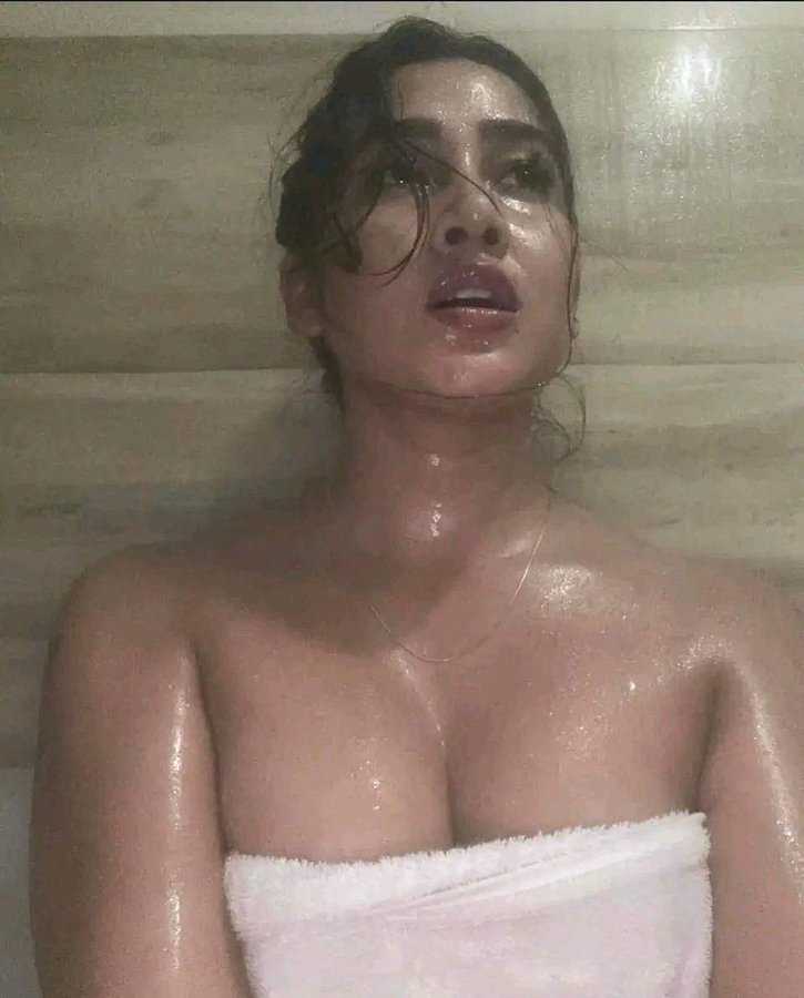 Fw9noTOXgAAmdaq?format=jpg&name=900x900