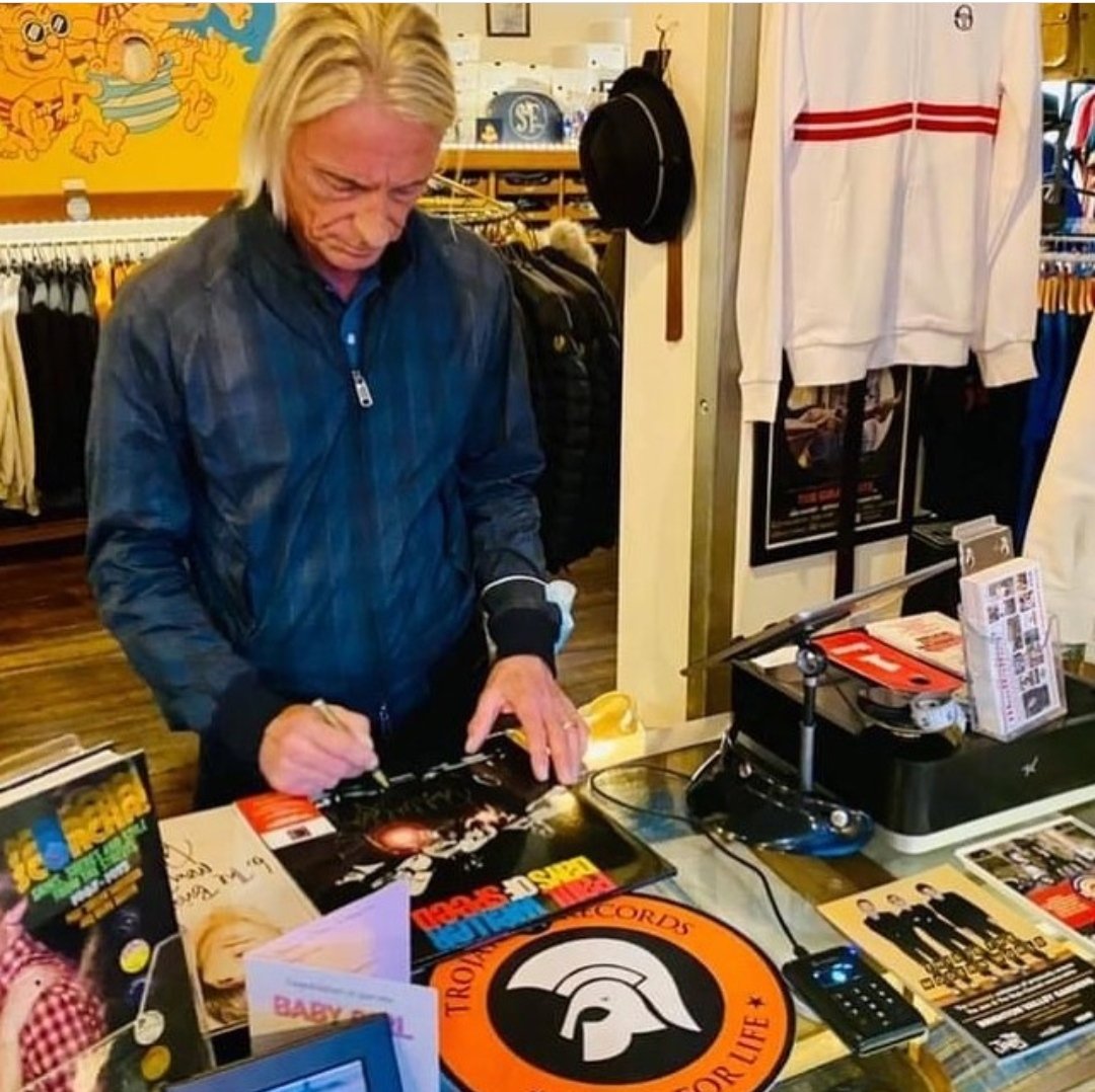 Happy birthday modfather!
Paul Weller (25 March 1958)  