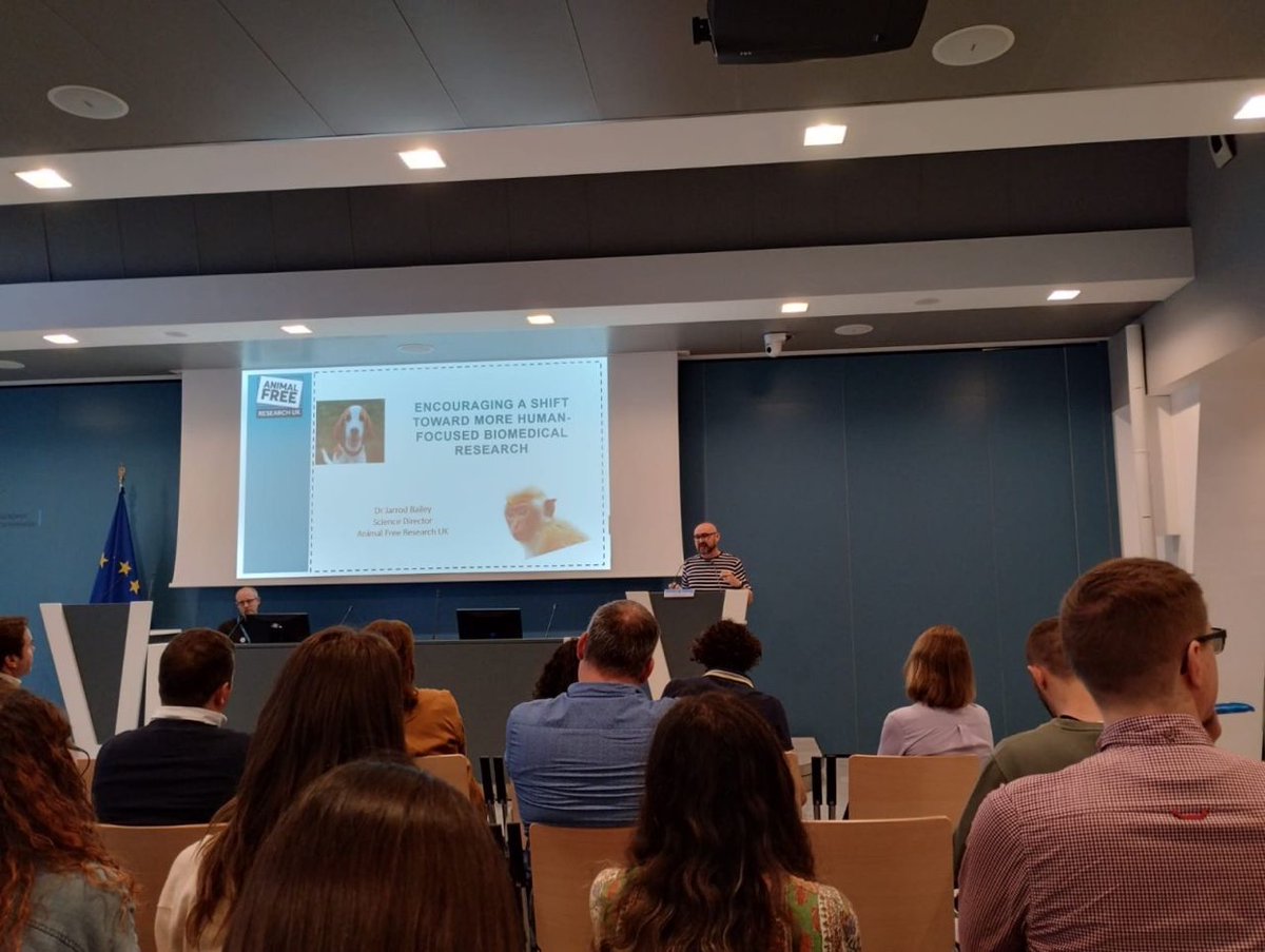 AFR_UK's tweet image. Our Science Director, Dr Jarrod Bailey, presenting, panelling and mentoring at the JRC Summer School for non-animal approaches in science.

#ECVAM