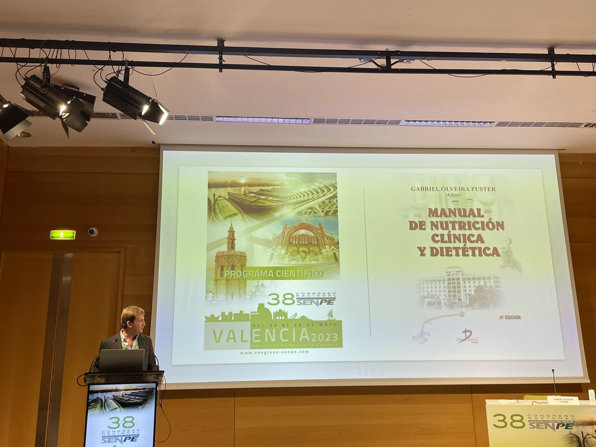 merygarcianutri's tweet photo. Presentación de la nueva edición del Manual de Nutrición Clínica y Dietética de @golveirafuster #SENPE2023 👏🏼 https://t.co/xQrZocCU8s