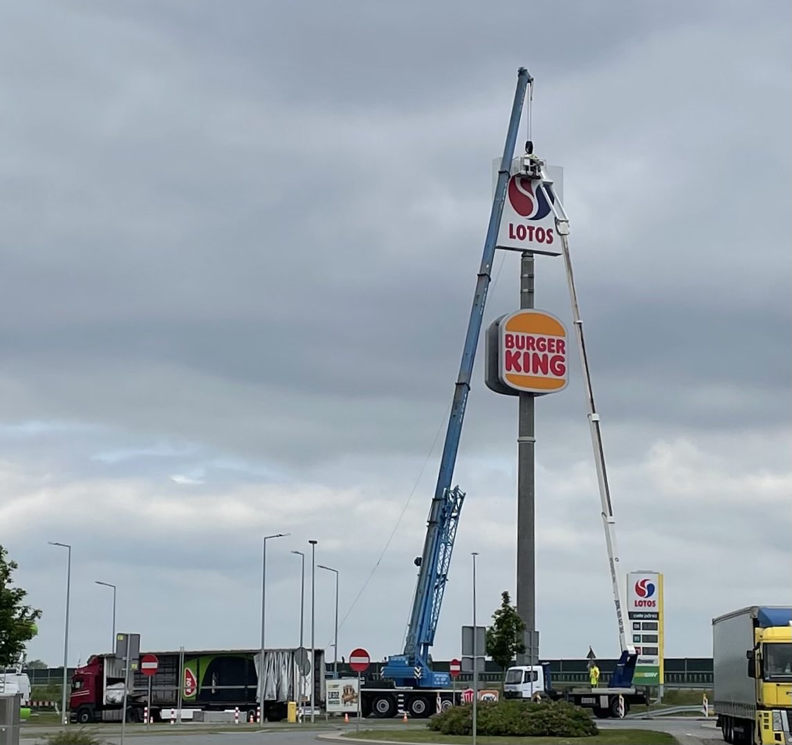 jagdpanz's tweet photo. No i po Lotosie.
Wiele przetrwali ale pisowi nie podołali.
#brudnapała #sukcespis #obajtektywuju https://t.co/L9y8EWUQXS