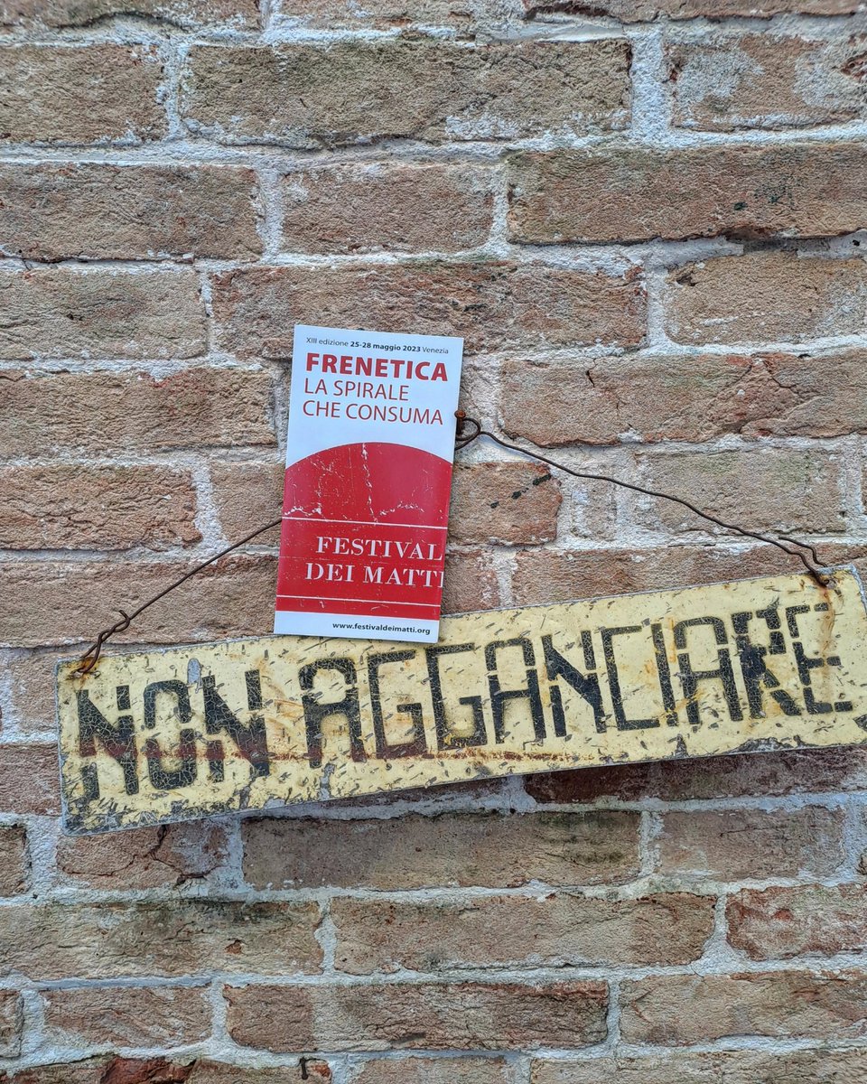 Va bene, cominciamo.

Festival dei matti da oggi pomeriggio a domenica sera.
Il programma è davvero ricco e vario. Venite.

festivaldeimatti.org/programma-2023/

#frenetica