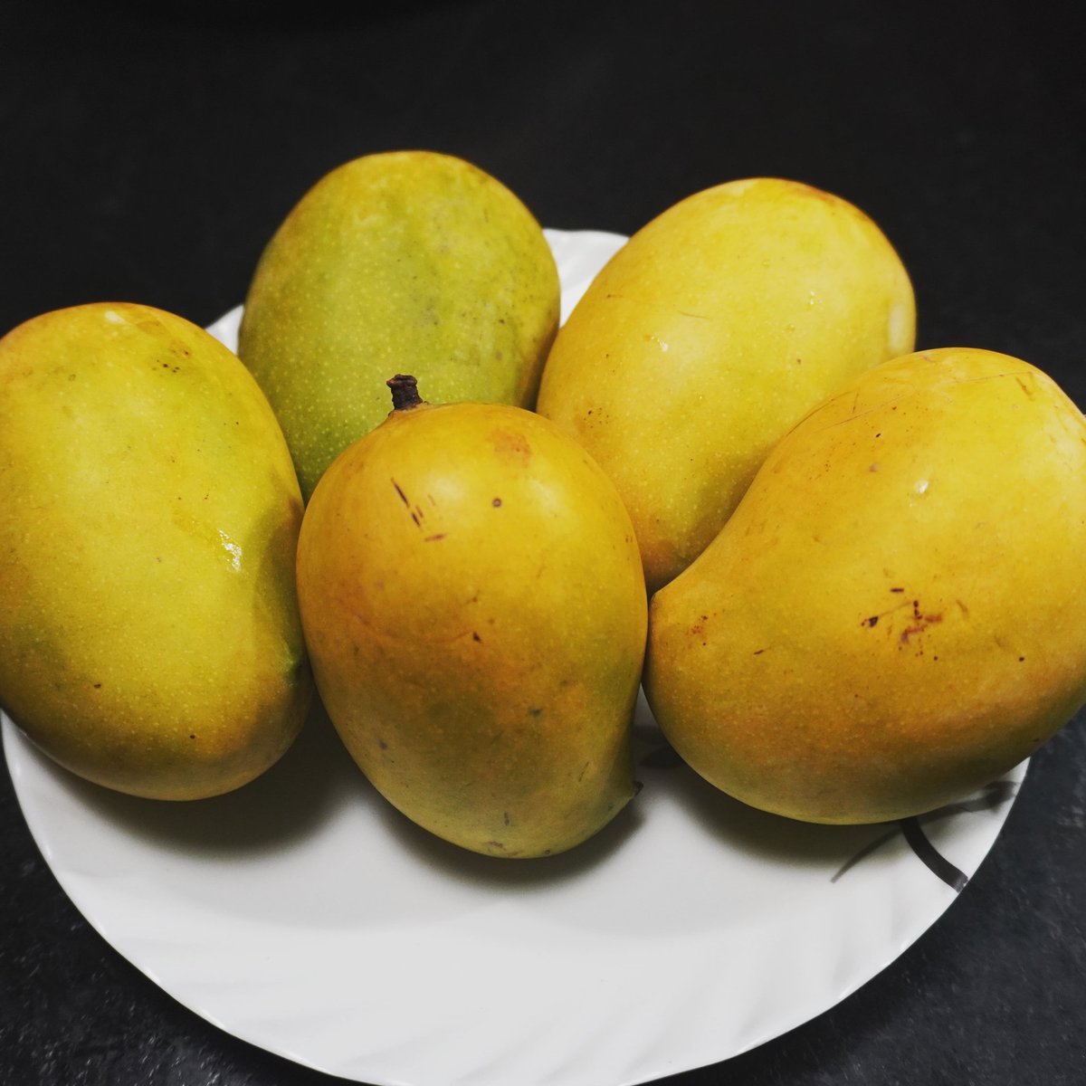 DspKitchen's tweet image. Sweet Mangoes 😍🤭 
#dspkitchen #sweetmangoes #sweetmango #ipl #trending #Mango