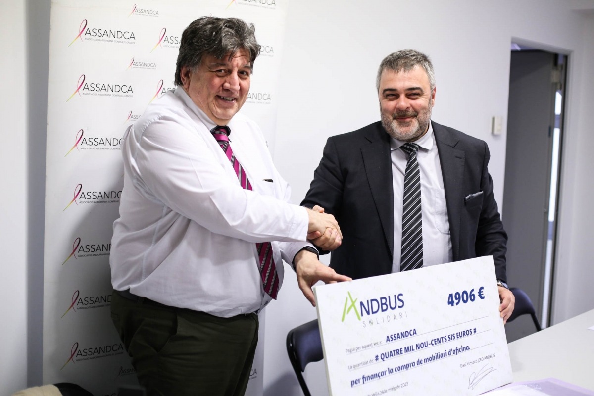 <a href="/andorrabybus/">Andbus</a> fa una aportació de 4.906 euros a <a href="/assandca/">Assandca</a> #càncer #Andorra tinyurl.com/mumvmz55