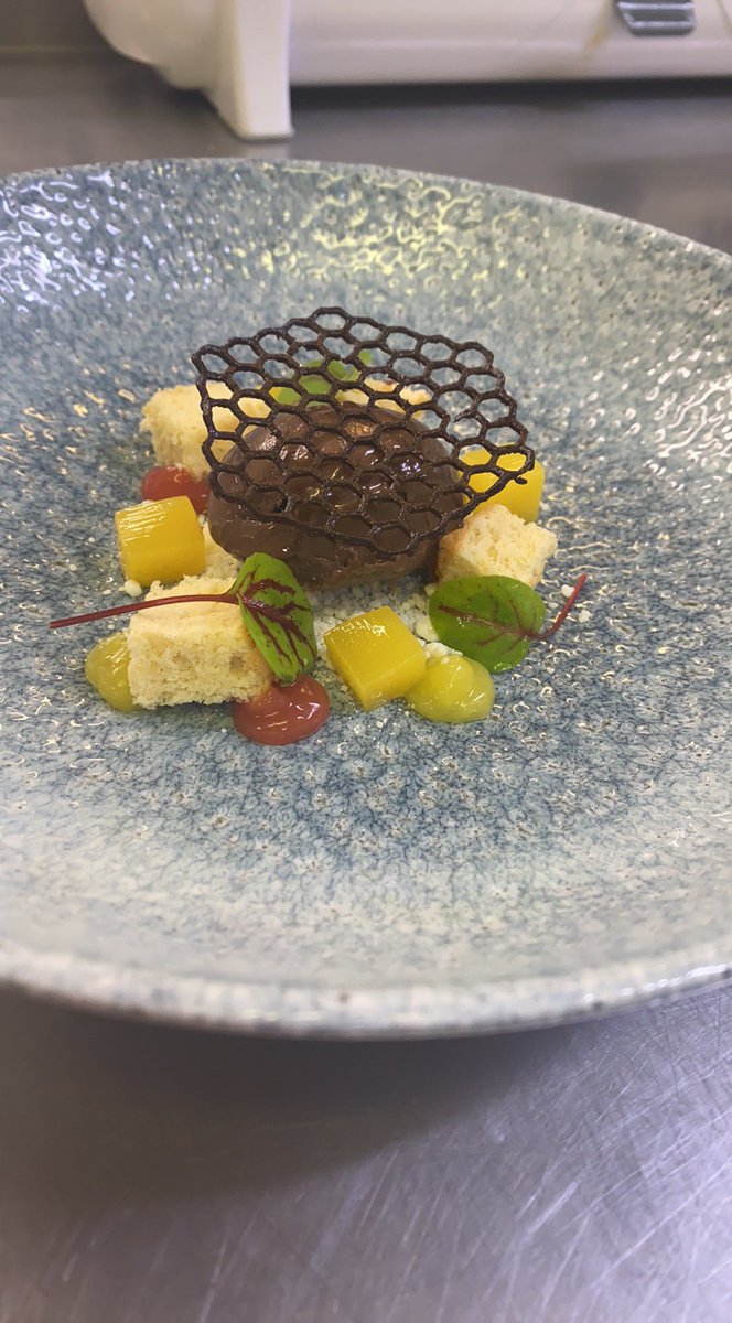 My take on a Jaffa cake. Definitely one of my favourite dishes I've done lately. The freedom and creativity I'm allowed. Is down to a person I met for first time 1 year go and we have become good friends <a href="/EifionDavies12/">Eifion Davies</a> your a top bloke <a href="/SPC_Oxford/">St Peter's College</a> is great place to work #food