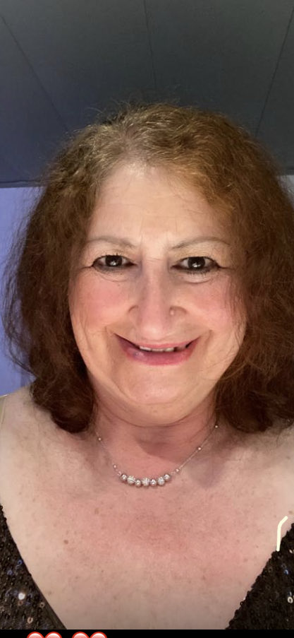 Bobthebalder's tweet image. Morning everyone. Today marks the 20th anniversary of Lorraine and I first getting together. I still find it hard to believe that a short overweight bald bloke like myself ended up with such a beautiful lady! We are going out for lunch in lovely Arundel today. Have a great day☀️