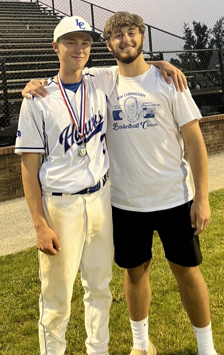 The”lil🪵Railsplitter”has been a steadfast friend,tenacious teammate &amp; consistent ambassador 4🦅LCHS🦅&amp; ALL that is good as an AWESOME👏🏼Christian example 4 ALL student-athletes!🤩!Tks Luke Trumbo for being in my 2 All🤩Stars life..🫶🏼..YOU young LUKE are very much APPRECIATED!
🥰