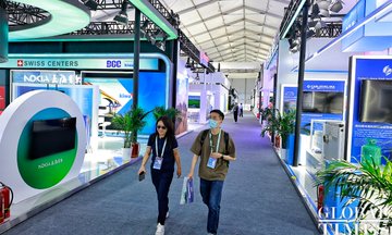 ChangShaDaily's tweet image. The 2023 #ZGC Forum is set to open Thursday, with the exhibition covering an area of 27,000 square meters. Over 150 activities in six major exhibition areas, including forum conferences, exhibition displays, #techn will be staged during the event.  globaltimes.cn/galleries/4687…