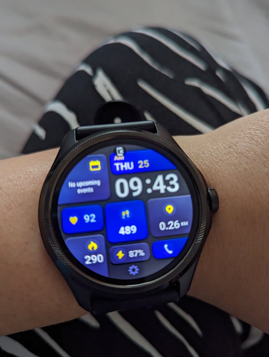 GGG_by_Lia's tweet image. I&apos;ve been wearing this bad boy #Smartwatch on my wrist, for around a week now. The #TicWatchPro5 is a  killer smartwatch 🔥and I can&apos;t wait to share my thoughts + experience with you guys, shortly.

Meanwhile, fire any q. you may have in the comments⤵️

Video coming very soon! 💗