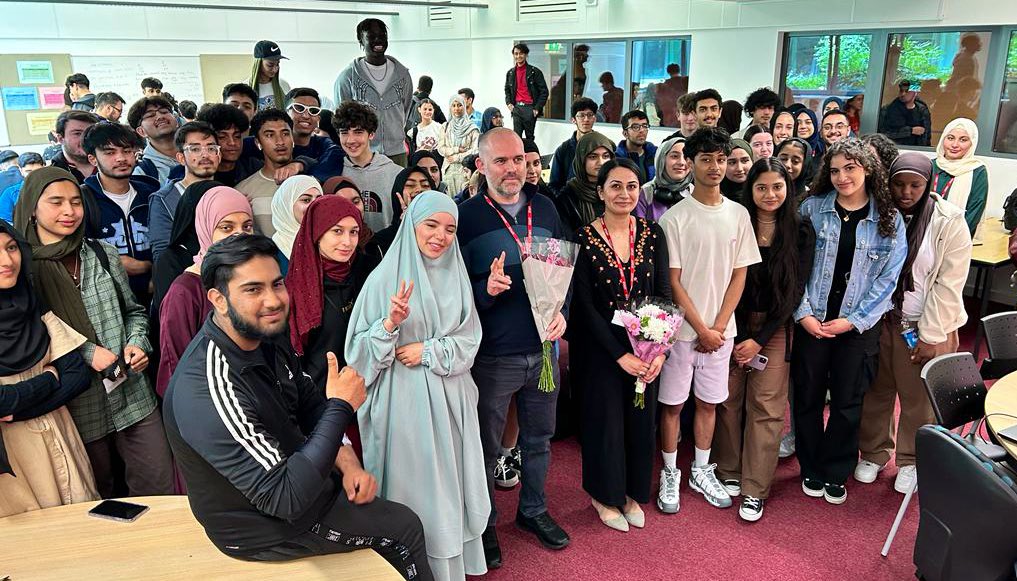 Luton Sixth Form College on Twitter "We love to see it ️ LSFCFamily"