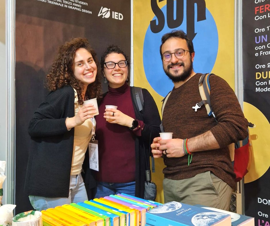 edizioniSUR's tweet photo. È stato un @SalonedelLibro ricco di eventi, ma soprattutto di incontri con voi lettori. Grazie di esserci venuti a trovare e di aver partecipato con tanto entusiasmo! 💥

#edizioniSUR #leggoSUR #SalTo23 #Salonedellibro #federicofalco #fernandatrias https://t.co/5ApEhqbfwQ