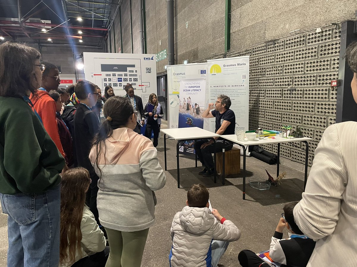 #OceanLiteracy & #BlueSchools are essential to achieve the @UNOceanDecade challenges 💙 #EMD2023 in #Brest: today we received kids to engage them in Water conservation! 🌊A pleasure to share this with our wonderful Ocean lovers Evy Copejans & Ana Vitoria Teresa from @IocUnesco