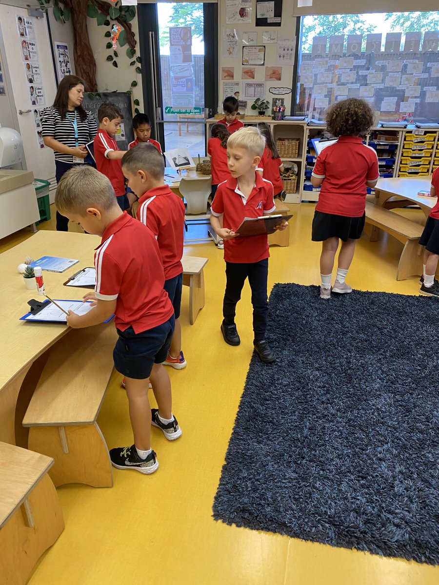 ClareHibbard's tweet image. Demonstrating our knowledge of 3 d shapes in our Shape Museum with everyday objects ⁦@DAAElementary⁩