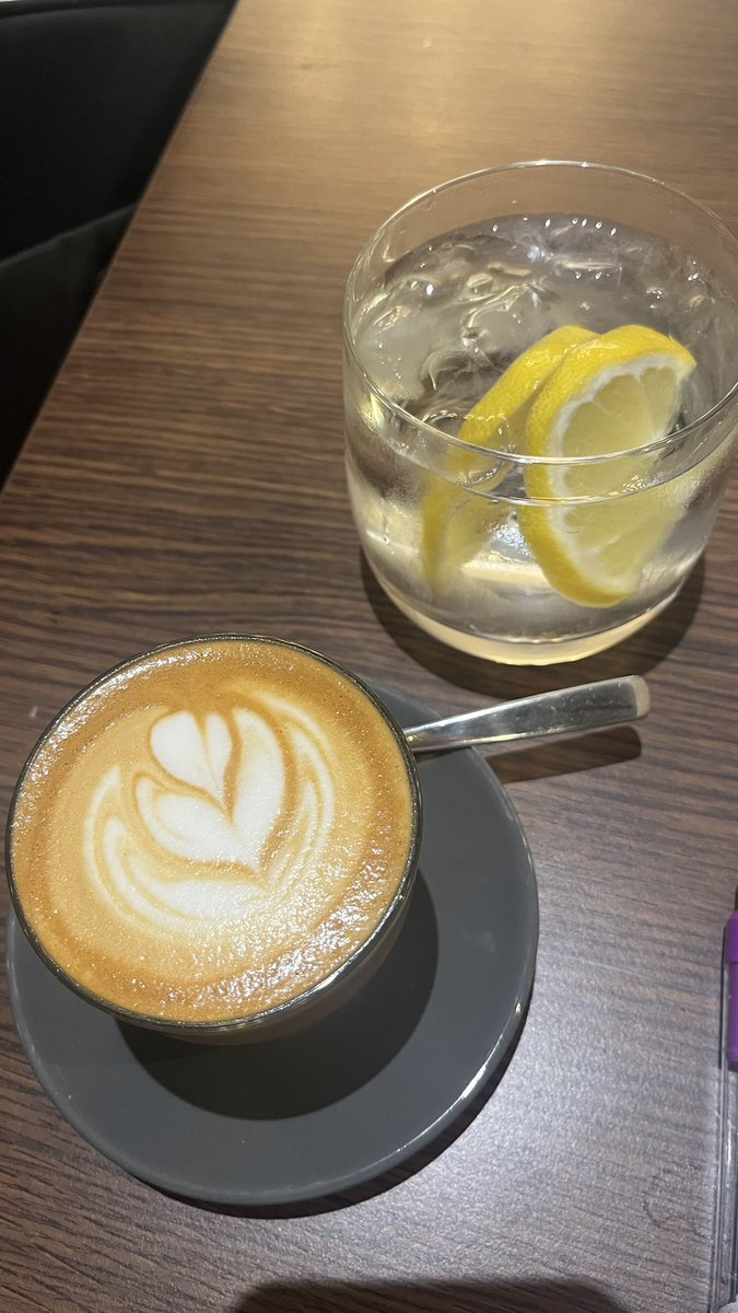 Got to love a flat white using <a href="/WoganCoffee/">Wogan Coffee</a> @BBlockPizza 👌