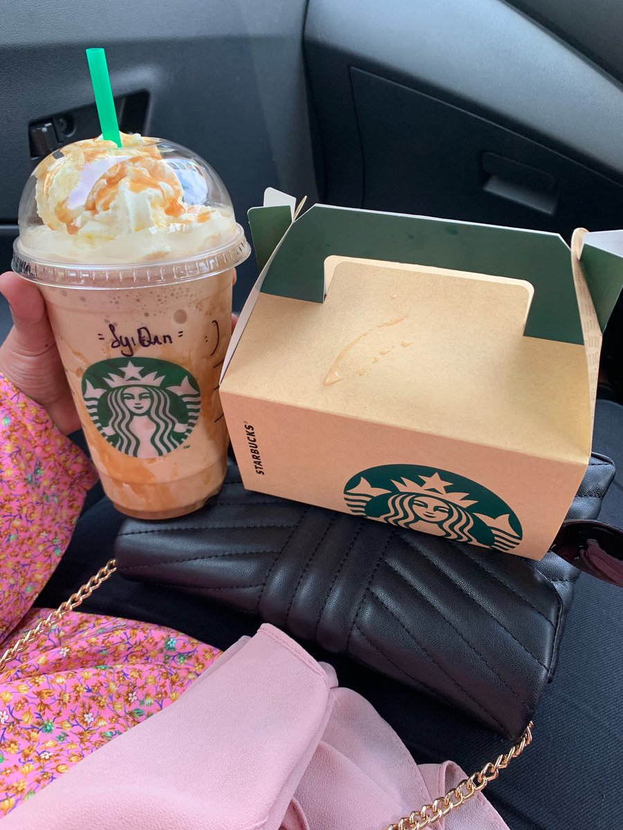iqin_ugc's tweet photo. Musim panas ni mmg malas gila nk keluar lunch, so pergi la DT starbucks, kalau korang ada hari nk manis manis i suggest try Caramel Macchiato  Frappe + whipped cream + caramel upside down 🫶🏻 @StarbucksMY https://t.co/KcxnOvOc9S
