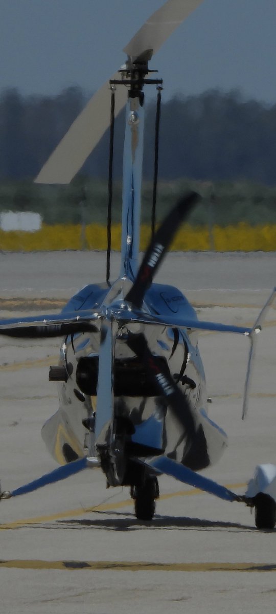 pepejimenezEdA2's tweet photo. Plateado, precioso y muy español, autogiro ELA 10 Eclipse.
Increíble su demo, sorprende su maniobrabilidad.
@13mayojornada https://t.co/TuFg3yUVeN