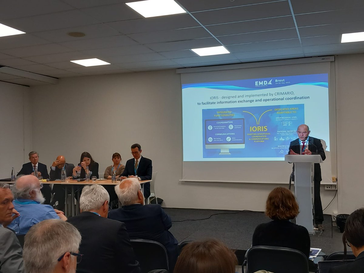 yaris_yamsa's tweet photo. #EMD2023 Workshop on Maritime Security (4/5)
Jean-Philippe Picquart, #GoGIN project director, introduces the operational tools for maritime surveillance & information sharing : #YARIS, #IORIS, #SHARE_IT, developed by @GOGIN_project @CrimarioII from @CMR_EU https://t.co/okq5s1nBIo