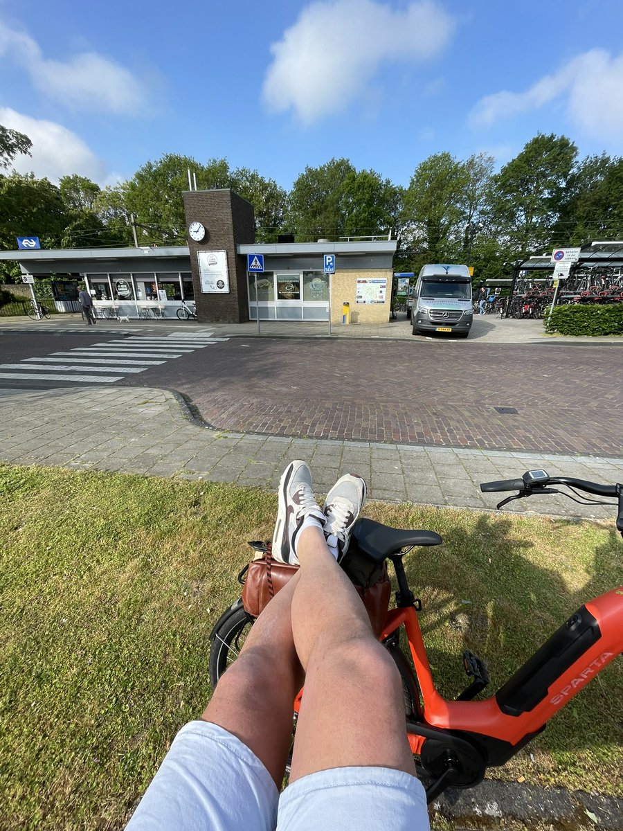 hof_arjan's tweet image. Vanwege ‘FietsNaarJeWerkDag’ fietste ik van Enschede naar Vriezenveen. Via de #F35 is dat een peulenschil 😁 #psov @ProvOverijssel #FietsNaarJeWerkDag @ProvOverijssel @fietsersbond